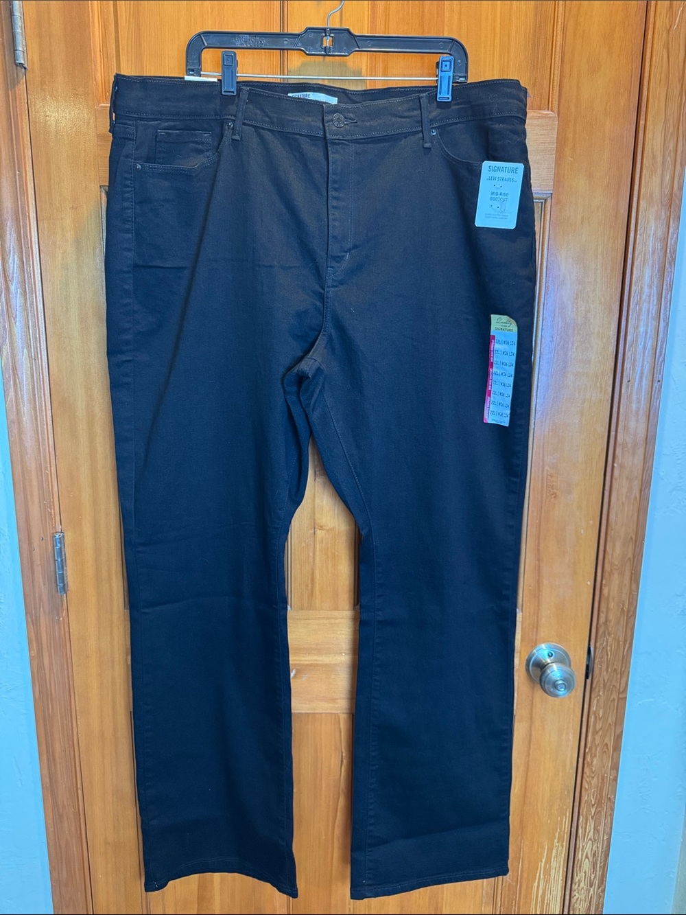 NWT Signature by Levi Strauss Bootcut Women’s Black Jeans 22L Plus Size W36 L34